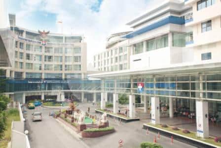 مستشفي بانكوك أو المستشفى الملكي في تايلاند